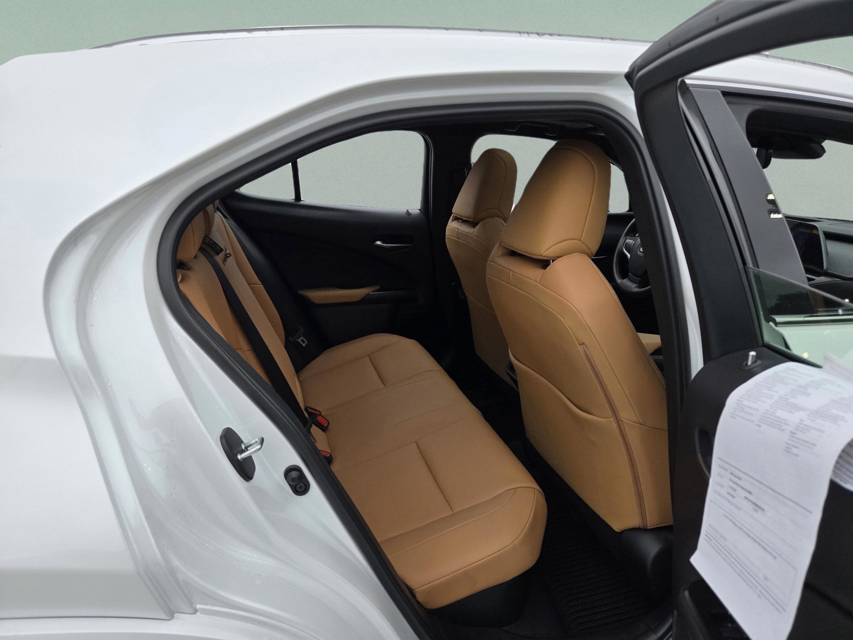 Used 2025 Lexus UX 300h FWD w/ Accessory Package (Z2) image 23