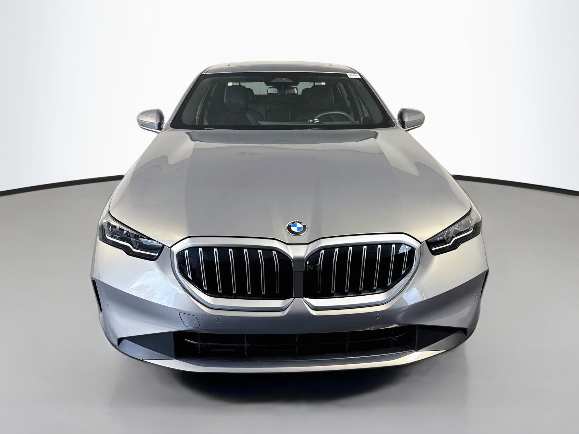 Used 2026 BMW 530i RWD image 2