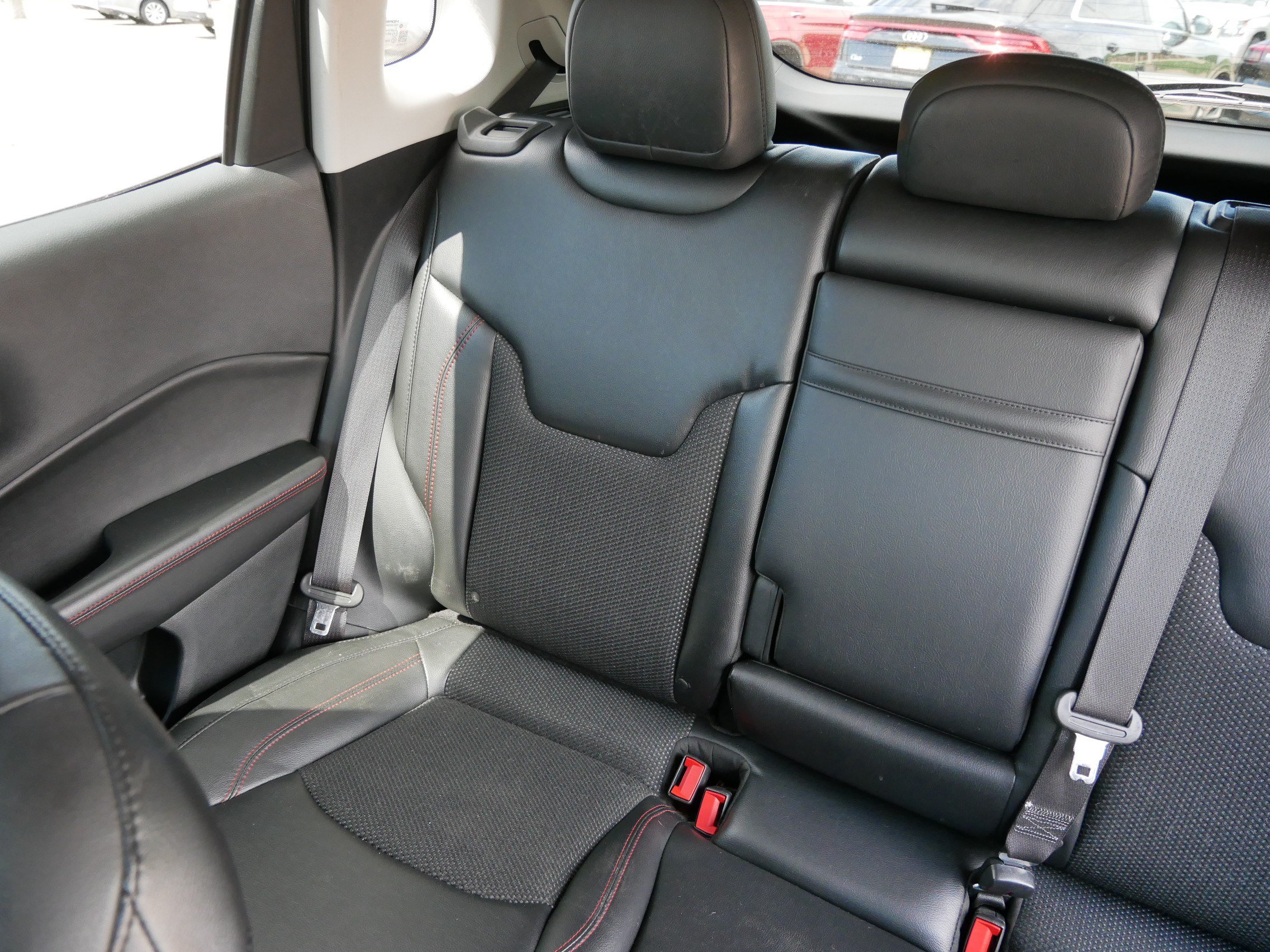 Used 2019 Jeep Compass Trailhawk w/ Safety & Security Group AWD/4WD image 12