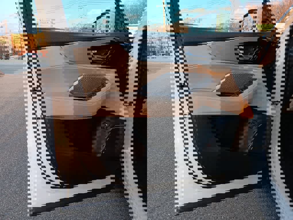 Used 2023 Acura MDX SH-AWD w/ Technology Package image 35