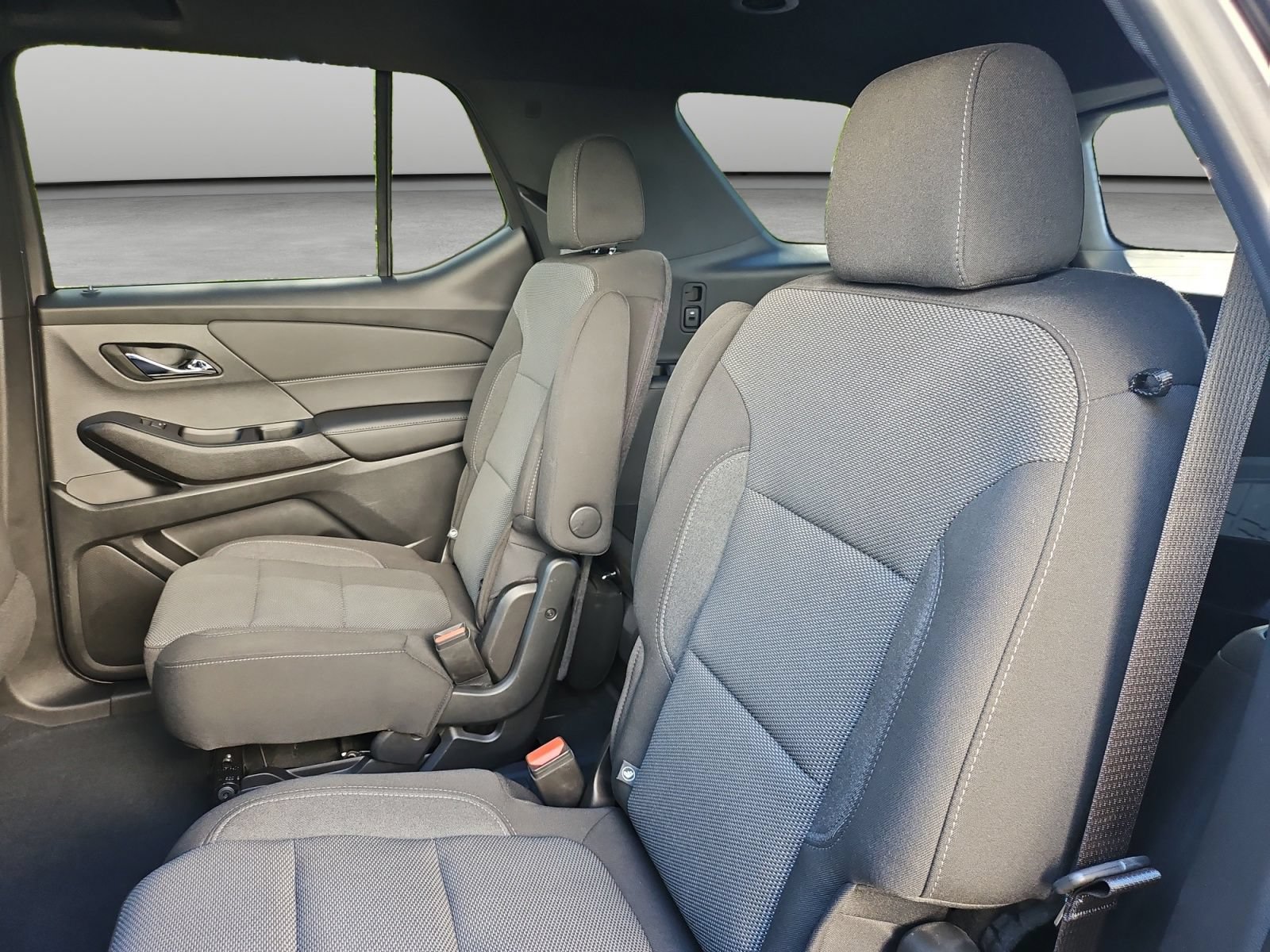 Used 2022 Chevrolet Traverse LT FWD image 43