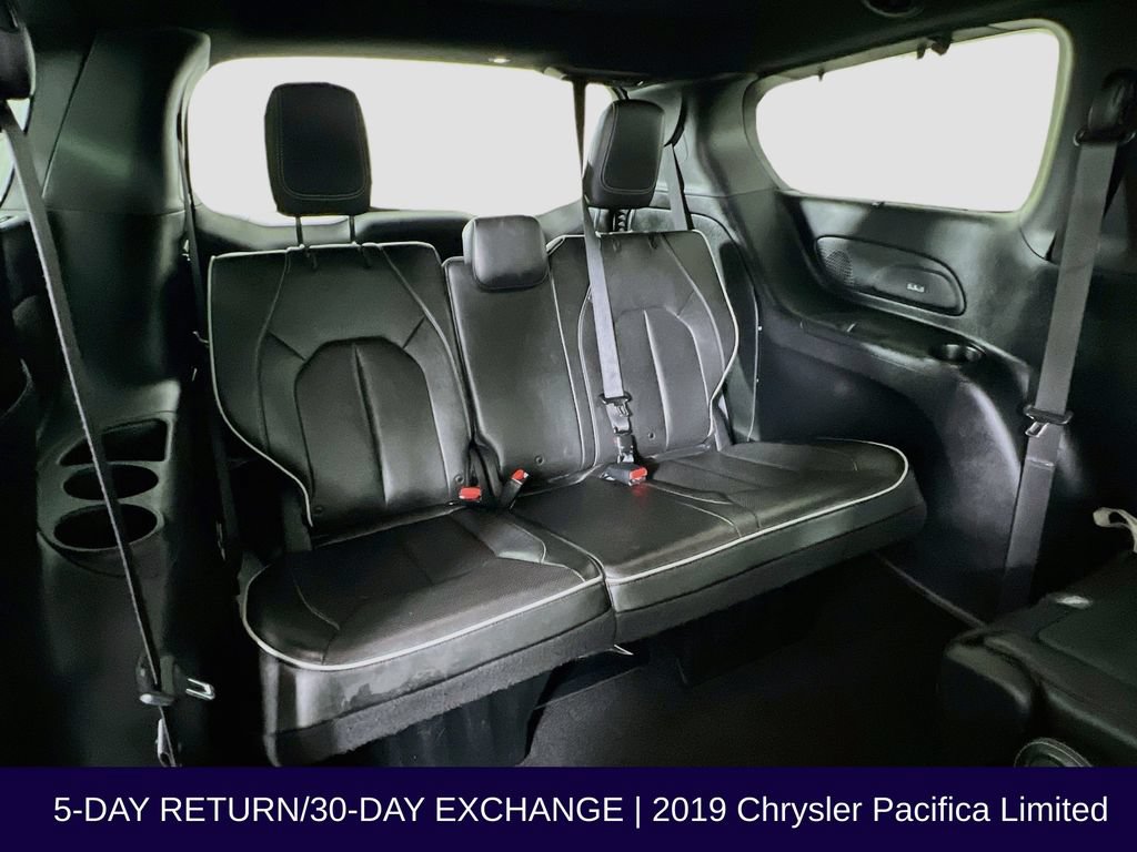 Used 2019 Chrysler Pacifica Limited w/ Advanced Safetytec Group FWD image 34
