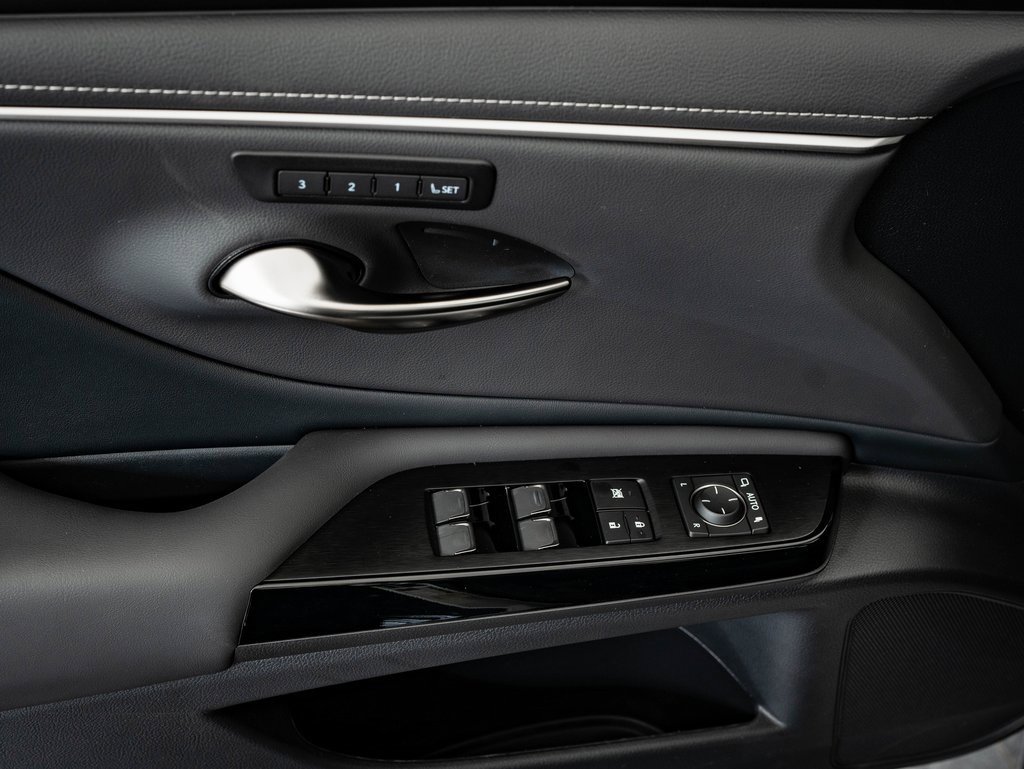 New 2025 Lexus ES 350 w/ Premium Package image 20