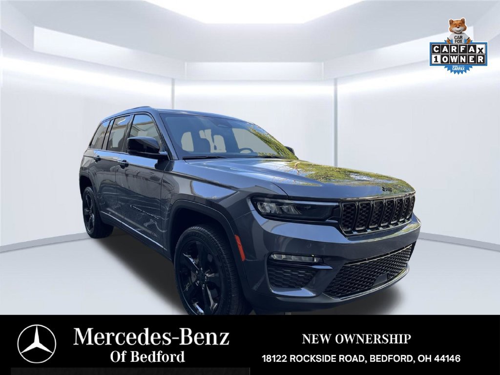 Used 2025 Jeep Grand Cherokee Limited w/ Black Appearance Package AWD/4WD image 9