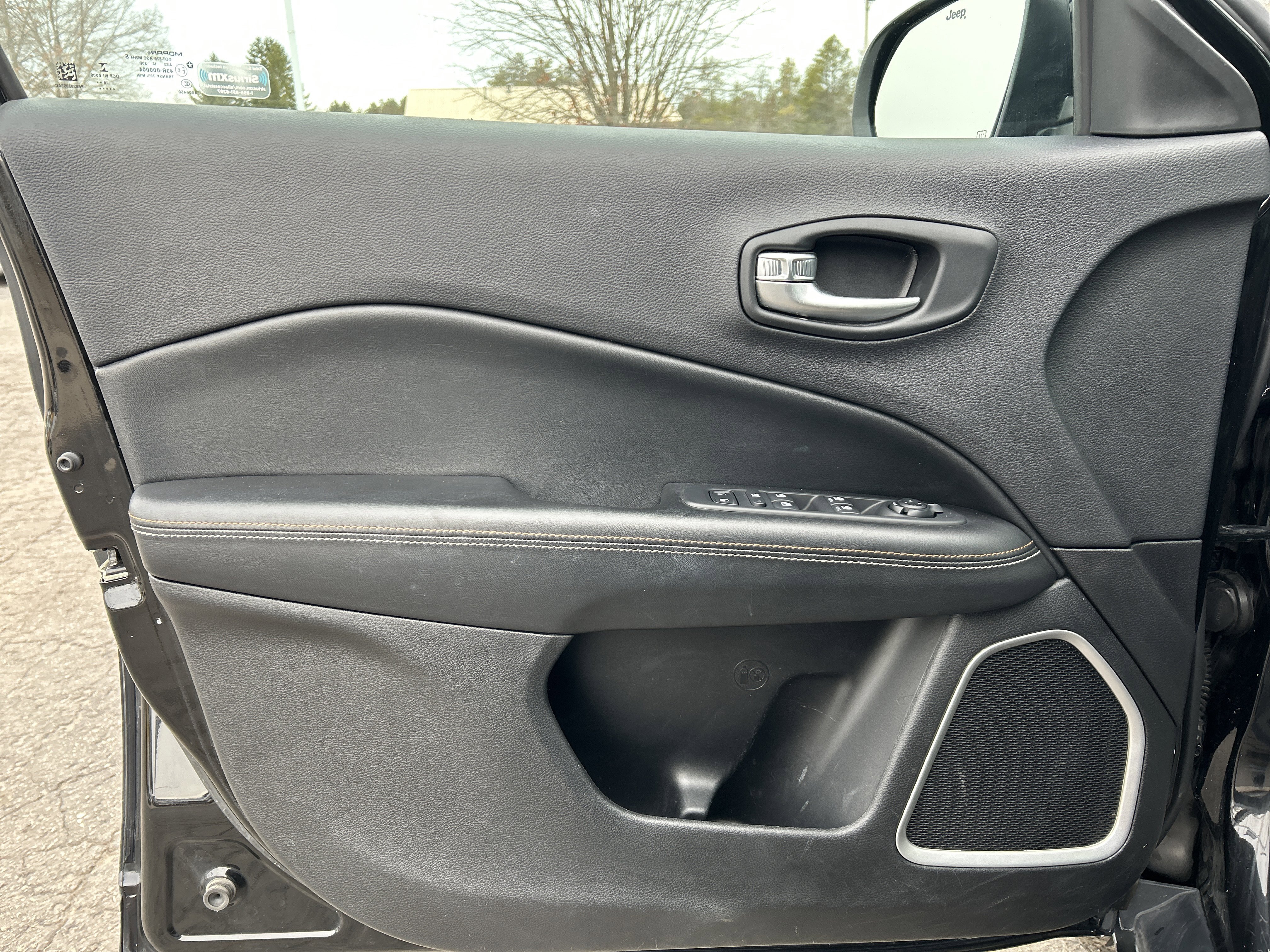 Used 2019 Jeep Compass Latitude w/ Cold Weather Group image 12