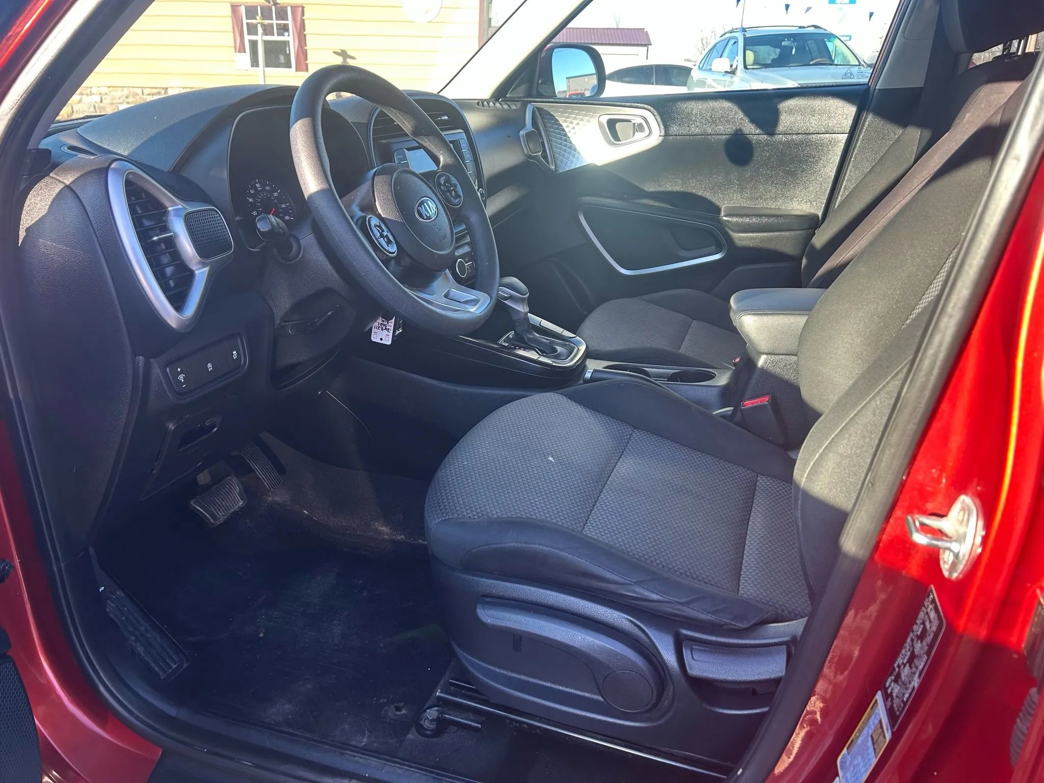 Used 2021 Kia Soul LX FWD image 3