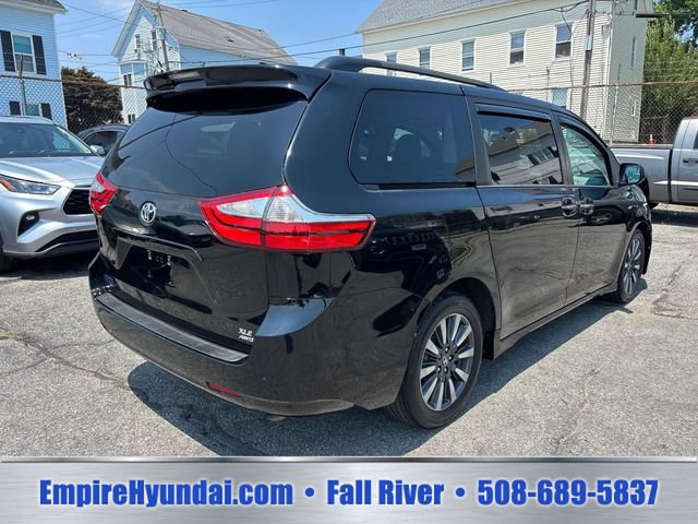 Used 2018 Toyota Sienna XLE w/ XLE Navigation Package AWD/4WD image 5