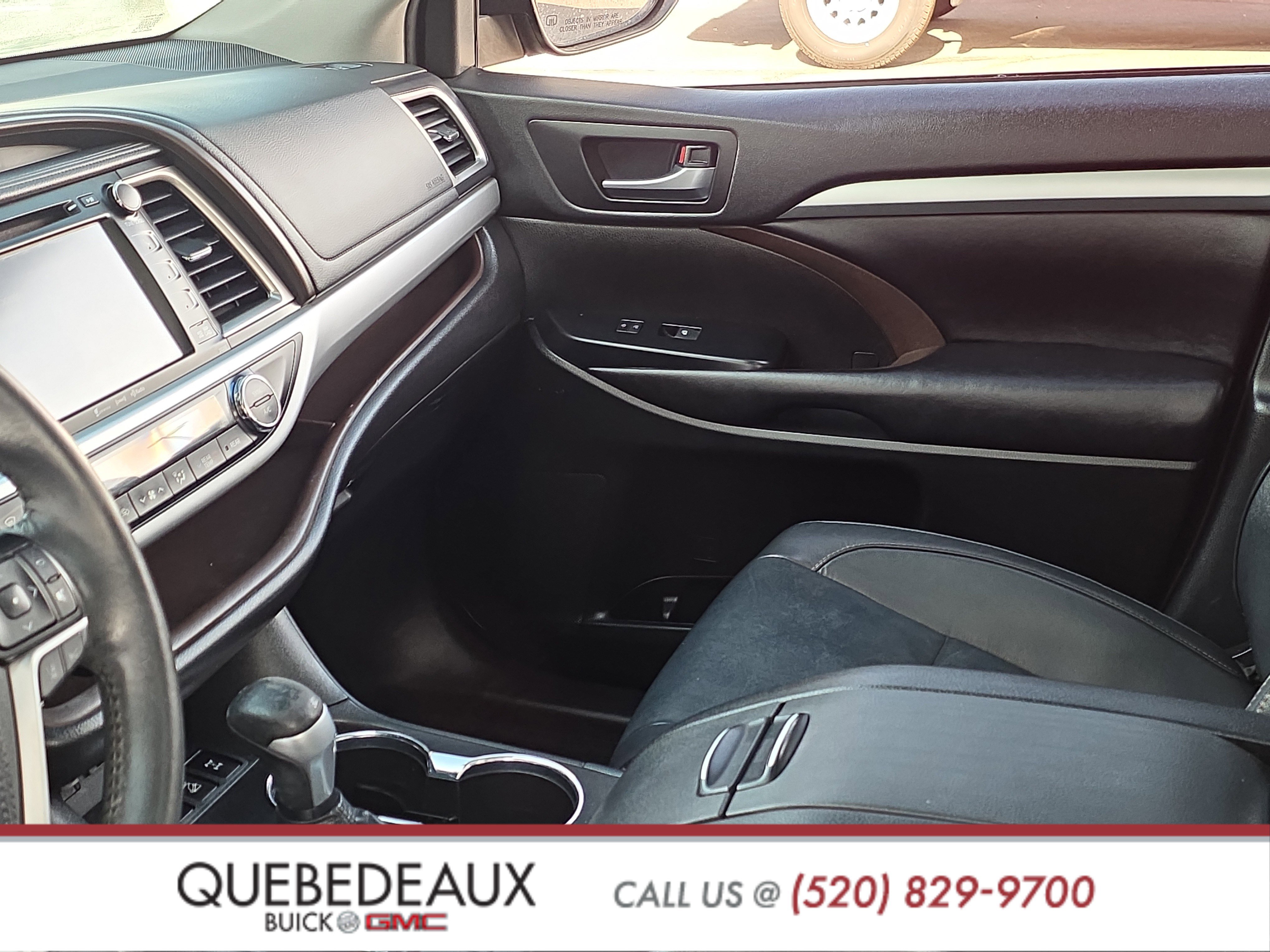 Used 2019 Toyota Highlander XLE AWD/4WD image 23