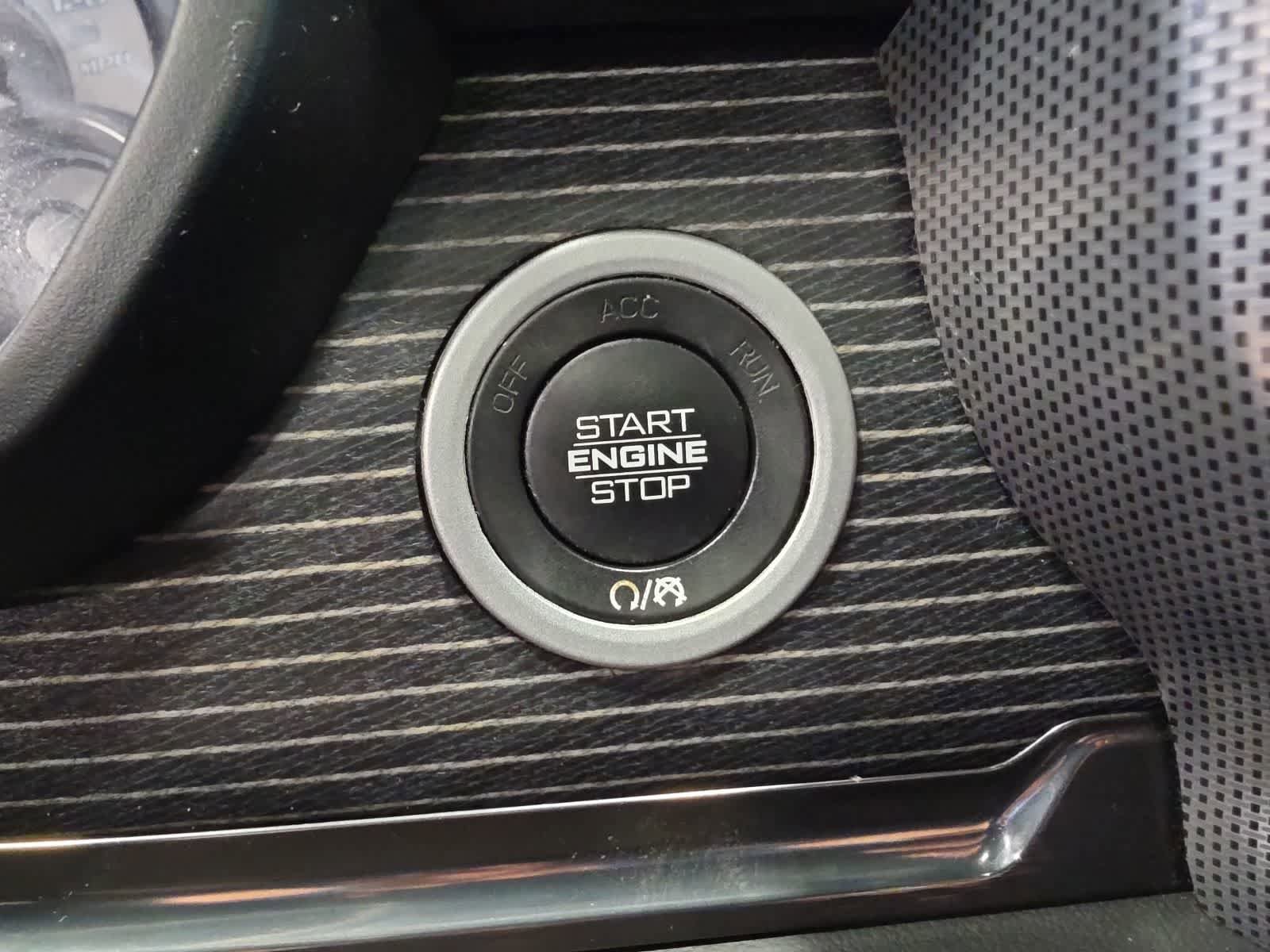 Used 2020 RAM 1500 Limited w/ Body-Colour Bumper Group AWD/4WD image 31