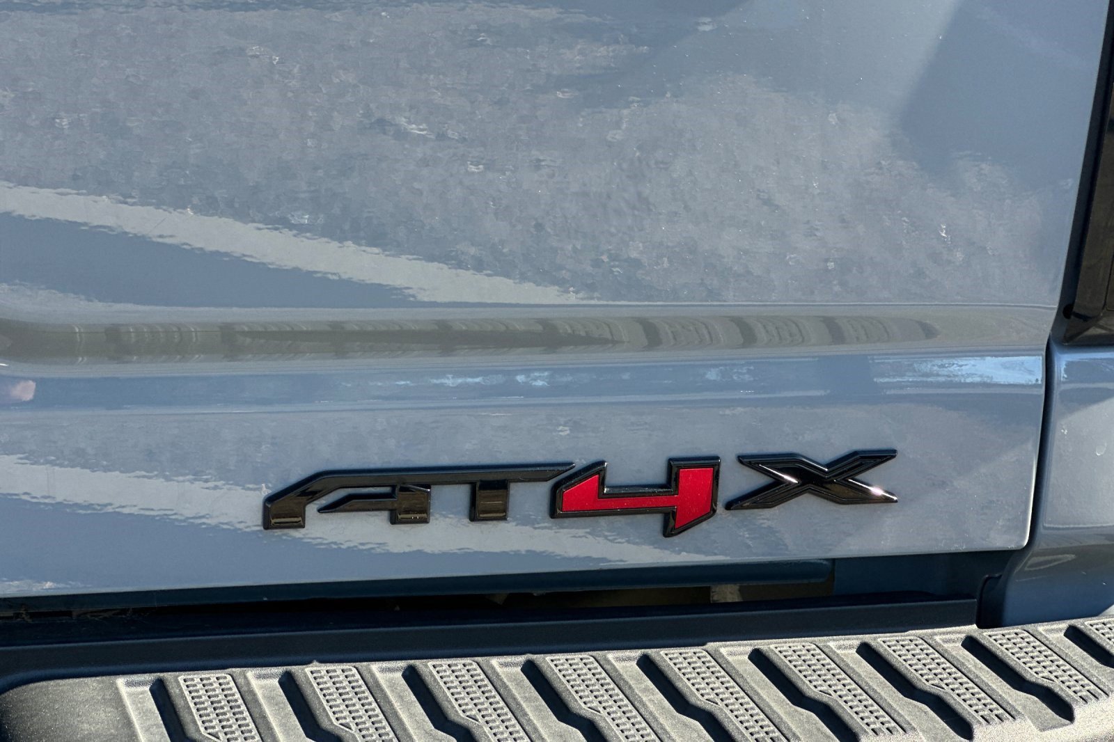 Used 2024 GMC Sierra 2500 AT4X w/ AT4X AEV Edition image 37