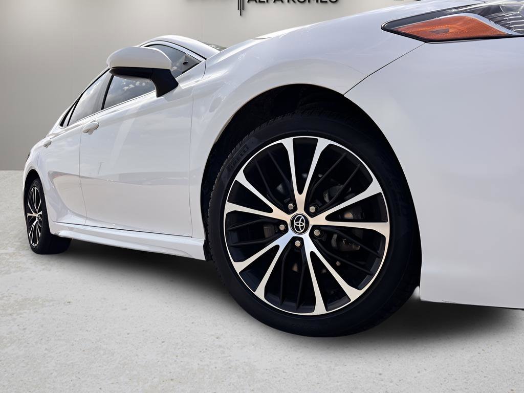 Used 2020 Toyota Camry SE image 25