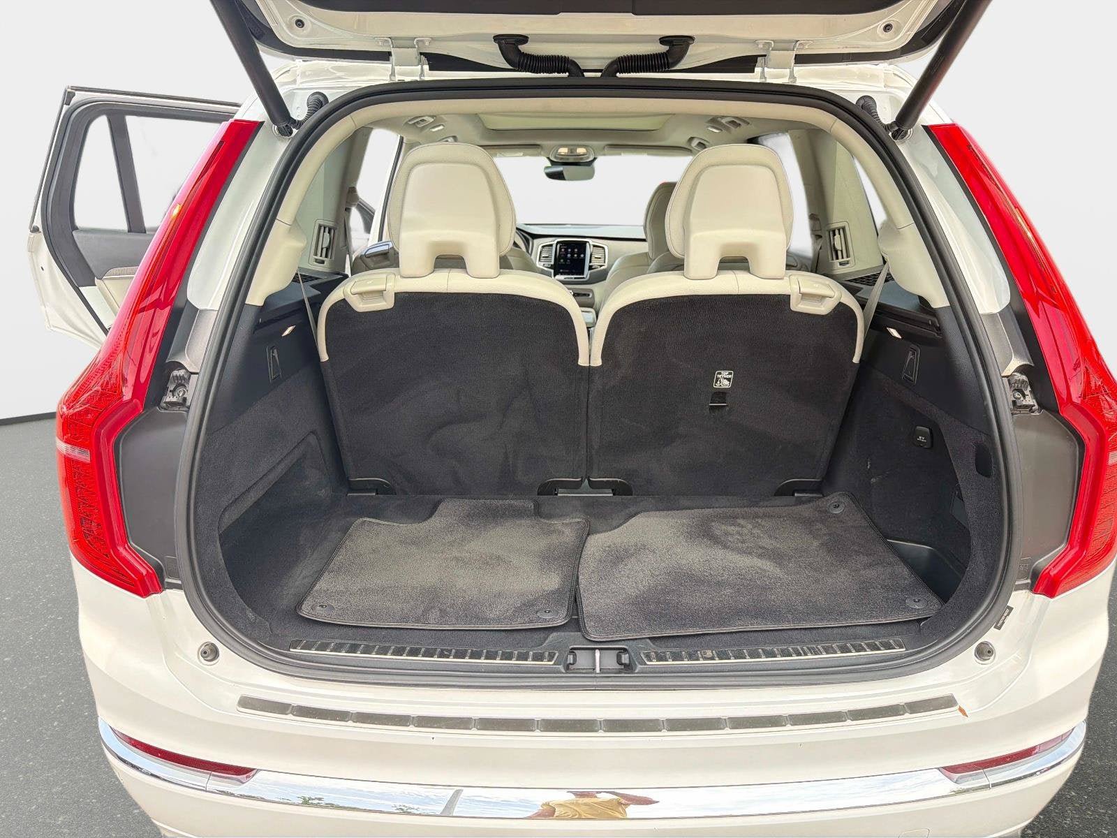 Used 2023 Volvo XC90 B6 Plus w/ Protection Package Premier AWD/4WD image 11