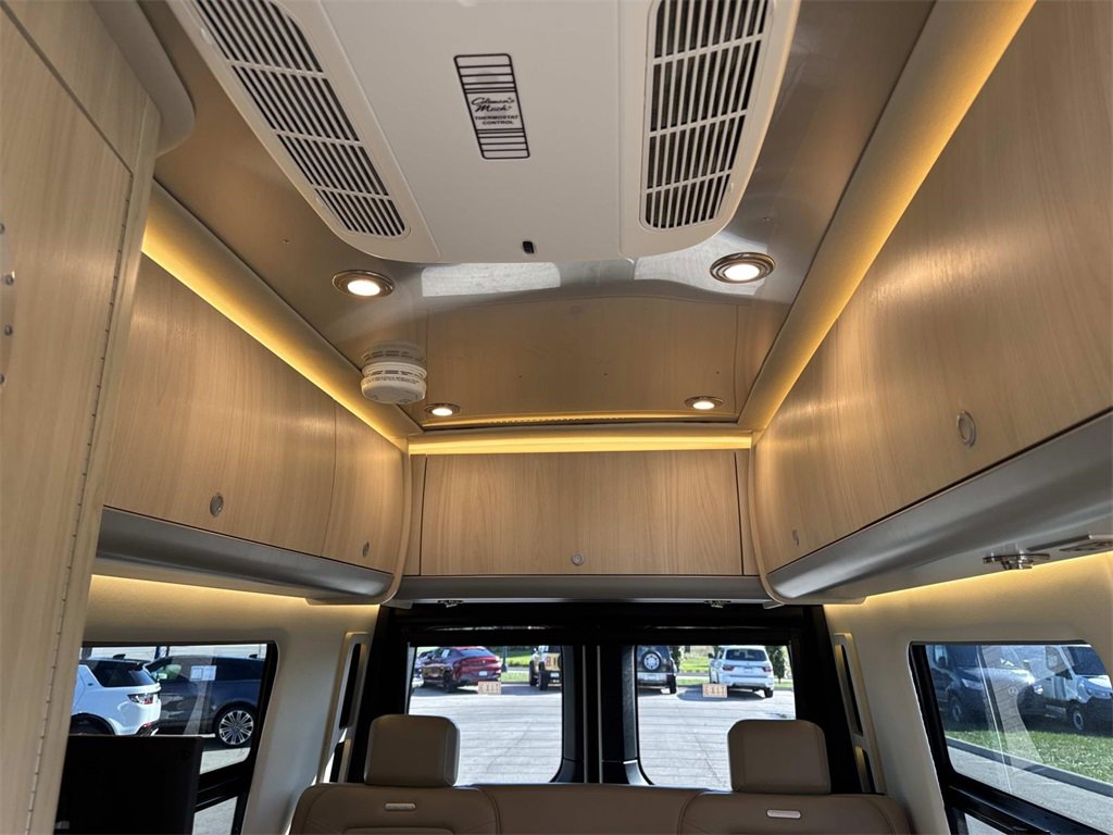 Used 2022 Mercedes-Benz Sprinter 3500 image 38
