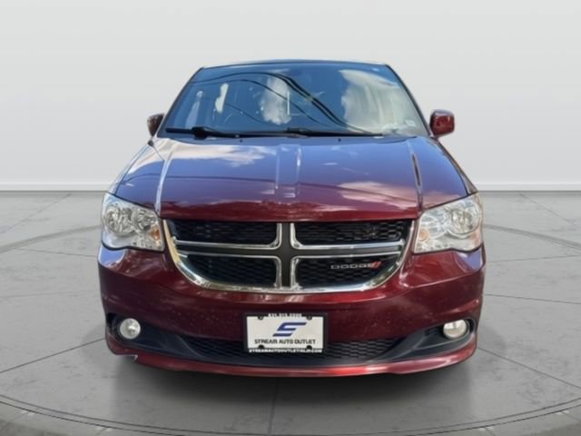 Used 2019 Dodge Grand Caravan SXT image 2