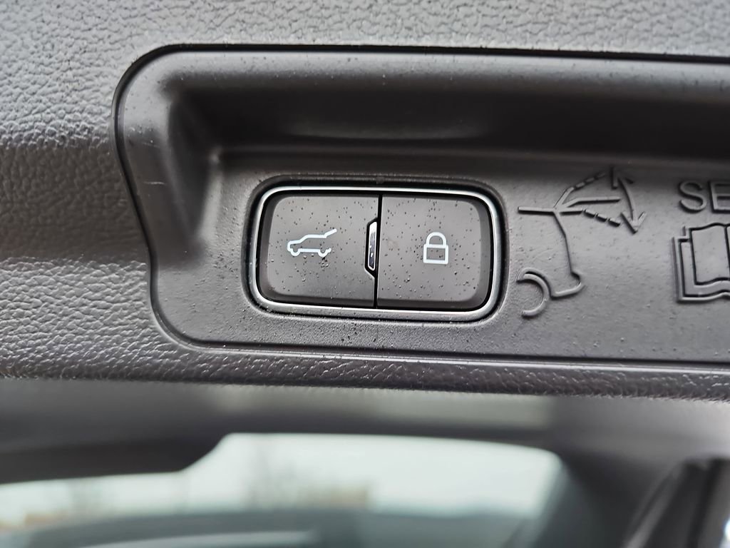 Used 2022 Ford Explorer XLT w/ Class IV Trailer Tow Package image 15