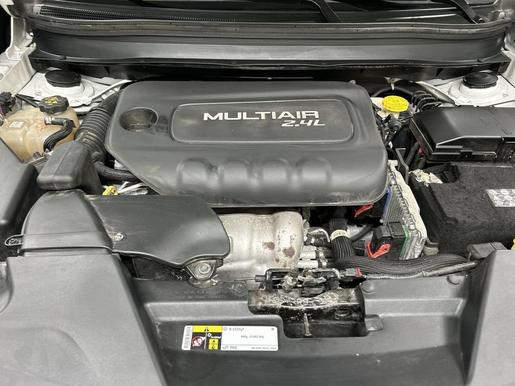 Used 2017 Jeep Cherokee Limited AWD/4WD image 24