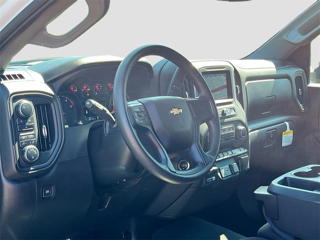 Used 2024 Chevrolet Silverado 2500 Custom w/ Custom Value Package image 9