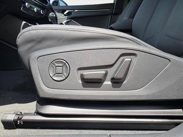 New 2025 Audi Q3 2.0T Premium w/ Convenience Package AWD/4WD image 14