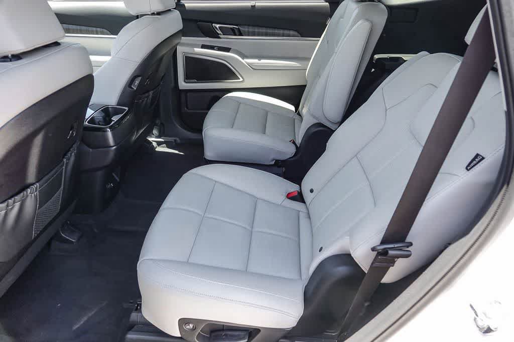 Certified 2024 Kia Telluride EX w/ EX Captain's Chair Package AWD/4WD image 17