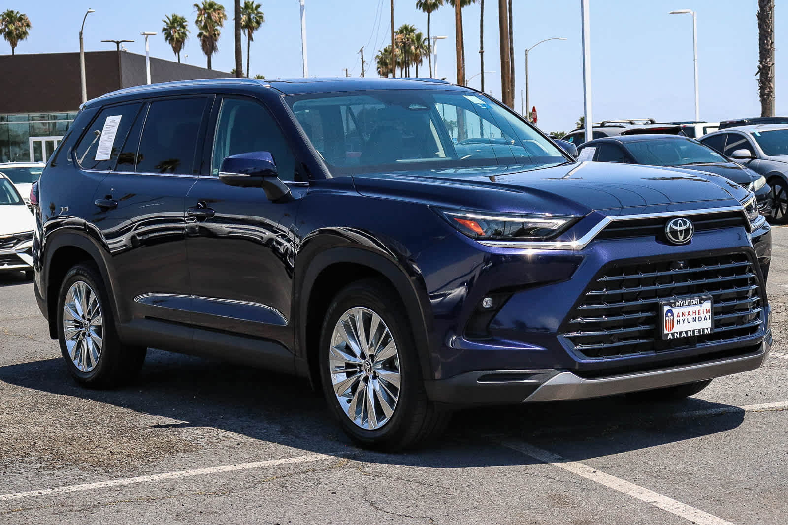 Used 2024 Toyota Grand Highlander AWD image 3