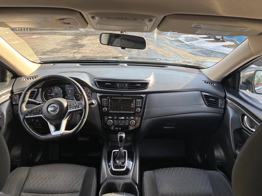 Used 2018 Nissan Rogue SV w/ Premium Package image 20