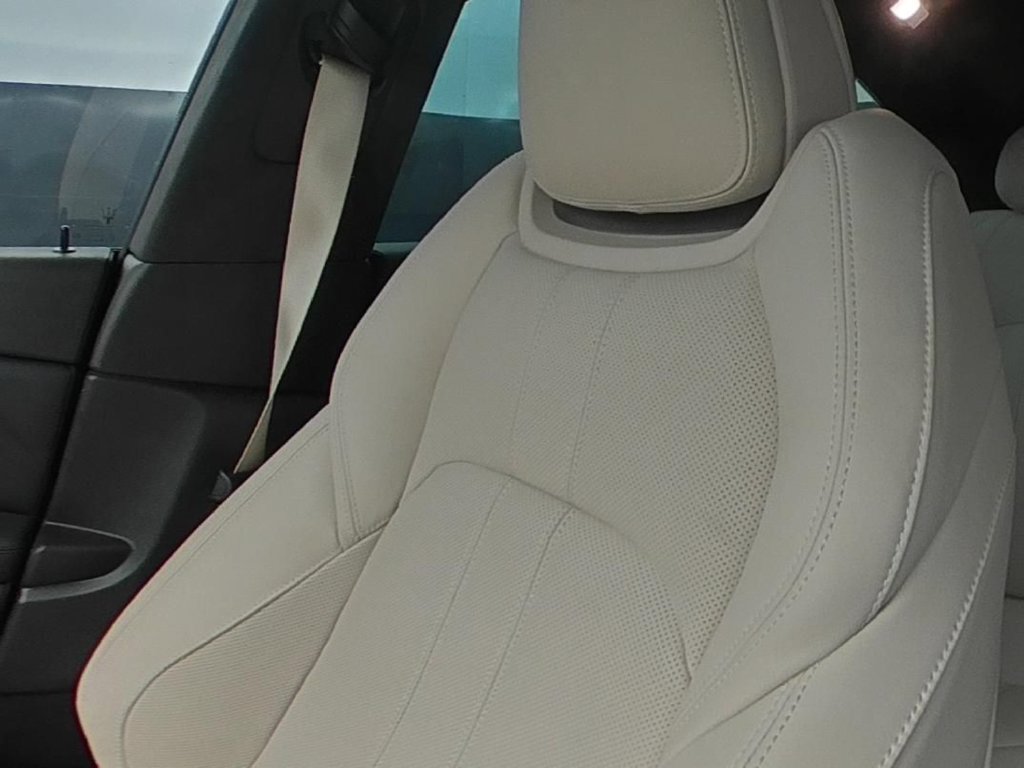 Used 2023 Maserati Levante Modena AWD/4WD image 9