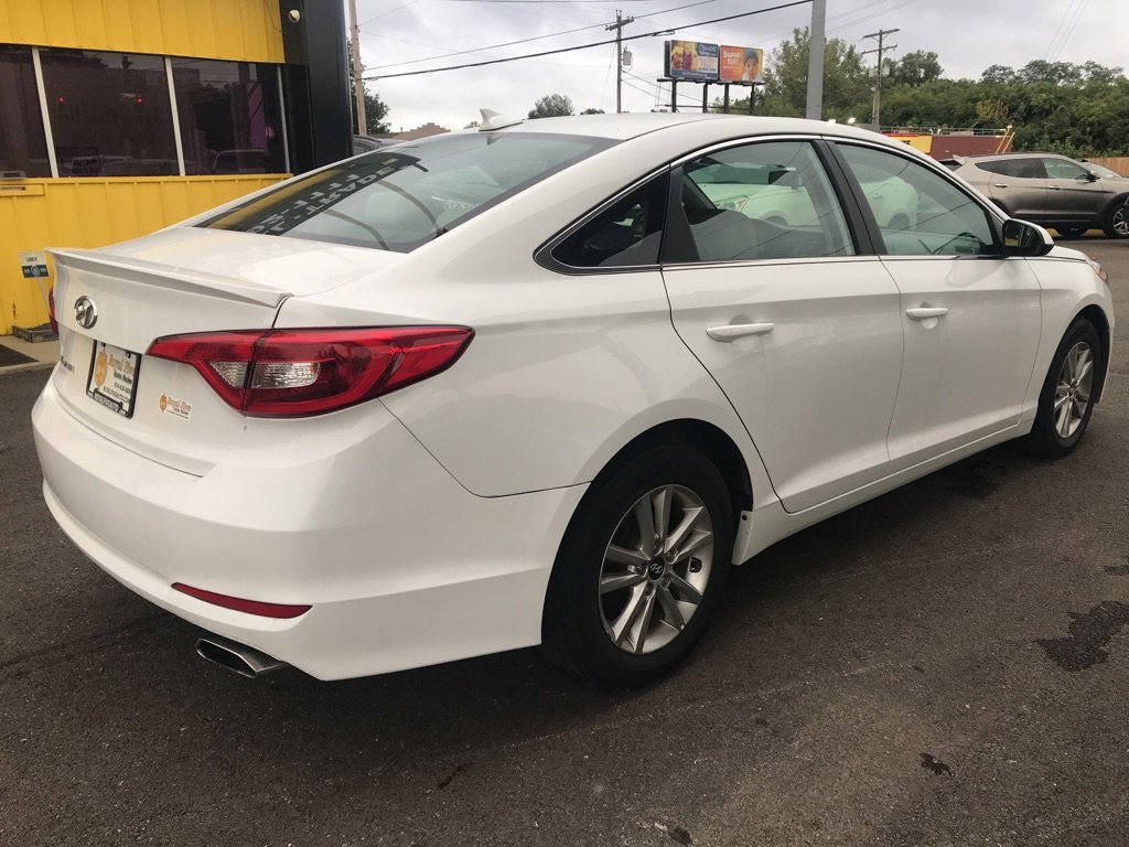 Used 2017 Hyundai Sonata SE image 9