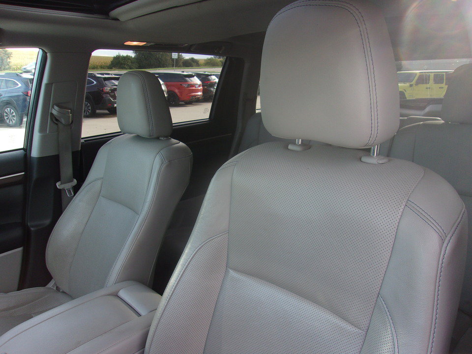 Used 2014 Toyota Highlander Limited AWD/4WD image 8