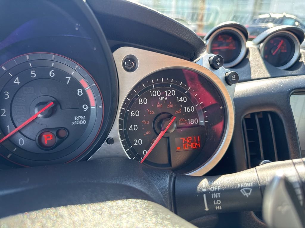 Used 2010 Nissan 370Z Touring w/ Sport Pkg image 10