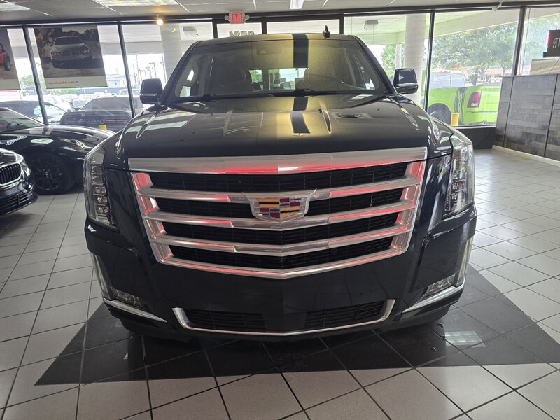 Used 2018 Cadillac Escalade Premium Luxury AWD/4WD image 2