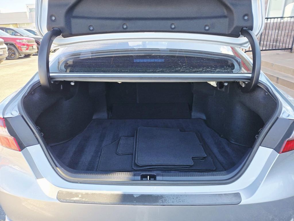 Used 2021 Toyota Camry SE image 13