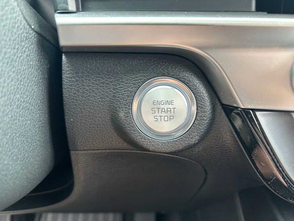 Used 2023 Kia Telluride LX image 17