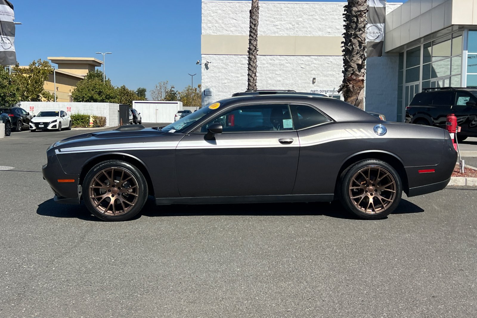 Used 2016 Dodge Challenger SXT RWD image 7