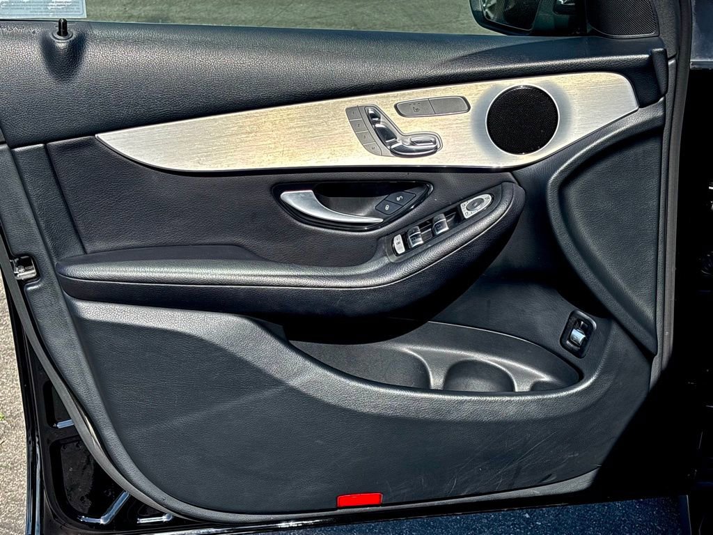 Used 2021 Mercedes-Benz GLC 300 image 16