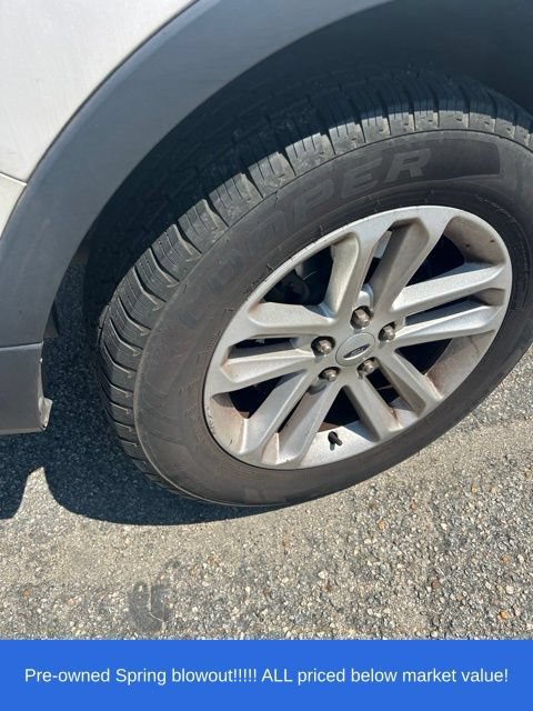 Used 2017 Ford Explorer XLT w/ Equipment Group 202A FWD image 11
