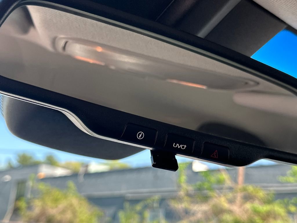 Certified 2022 Kia Niro EX w/ Cold Weather Package FWD image 31