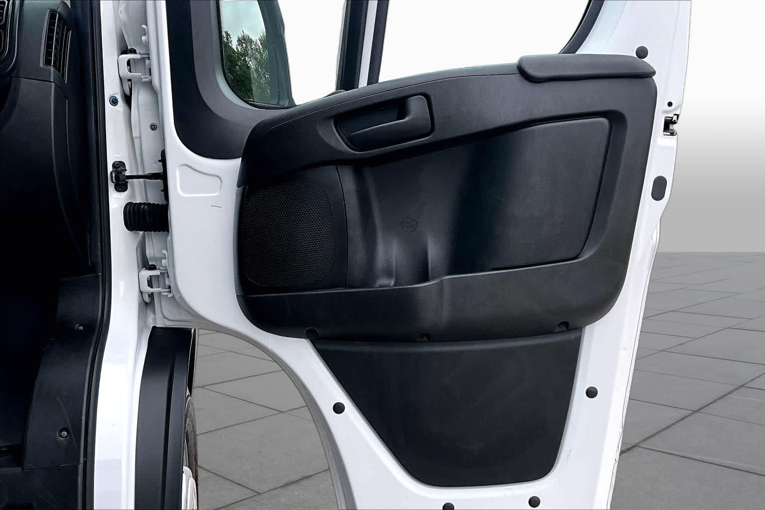 Used 2025 RAM ProMaster 2500 w/ Convenience Group FWD image 20