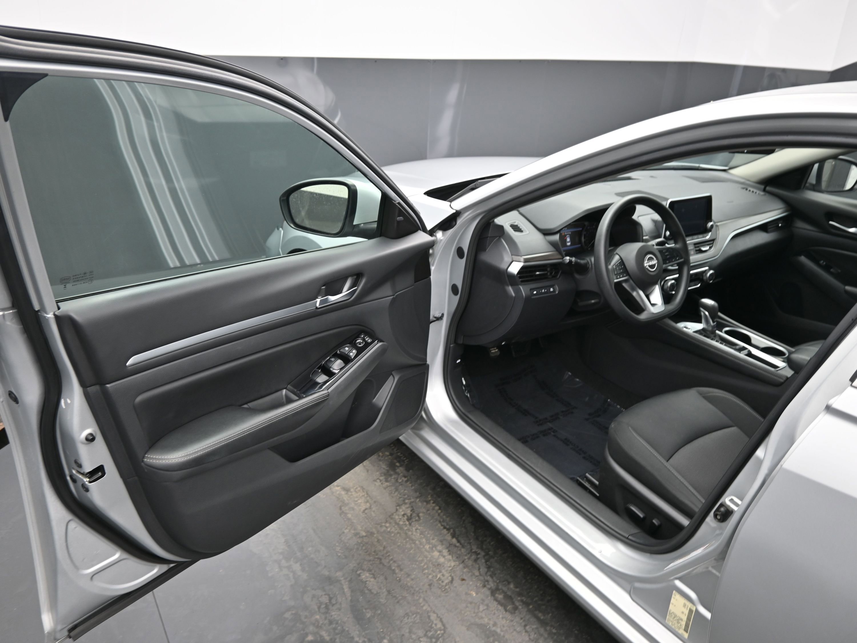 Used 2023 Nissan Altima 2.5 SV image 17