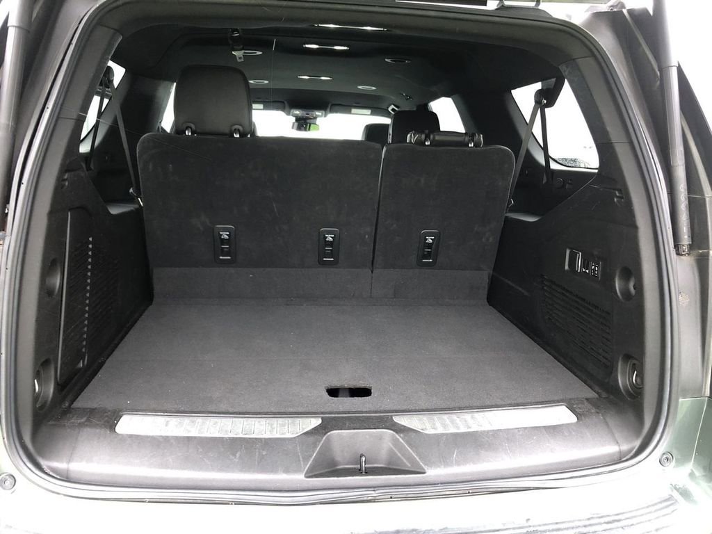 Used 2023 Chevrolet Suburban Premier image 9