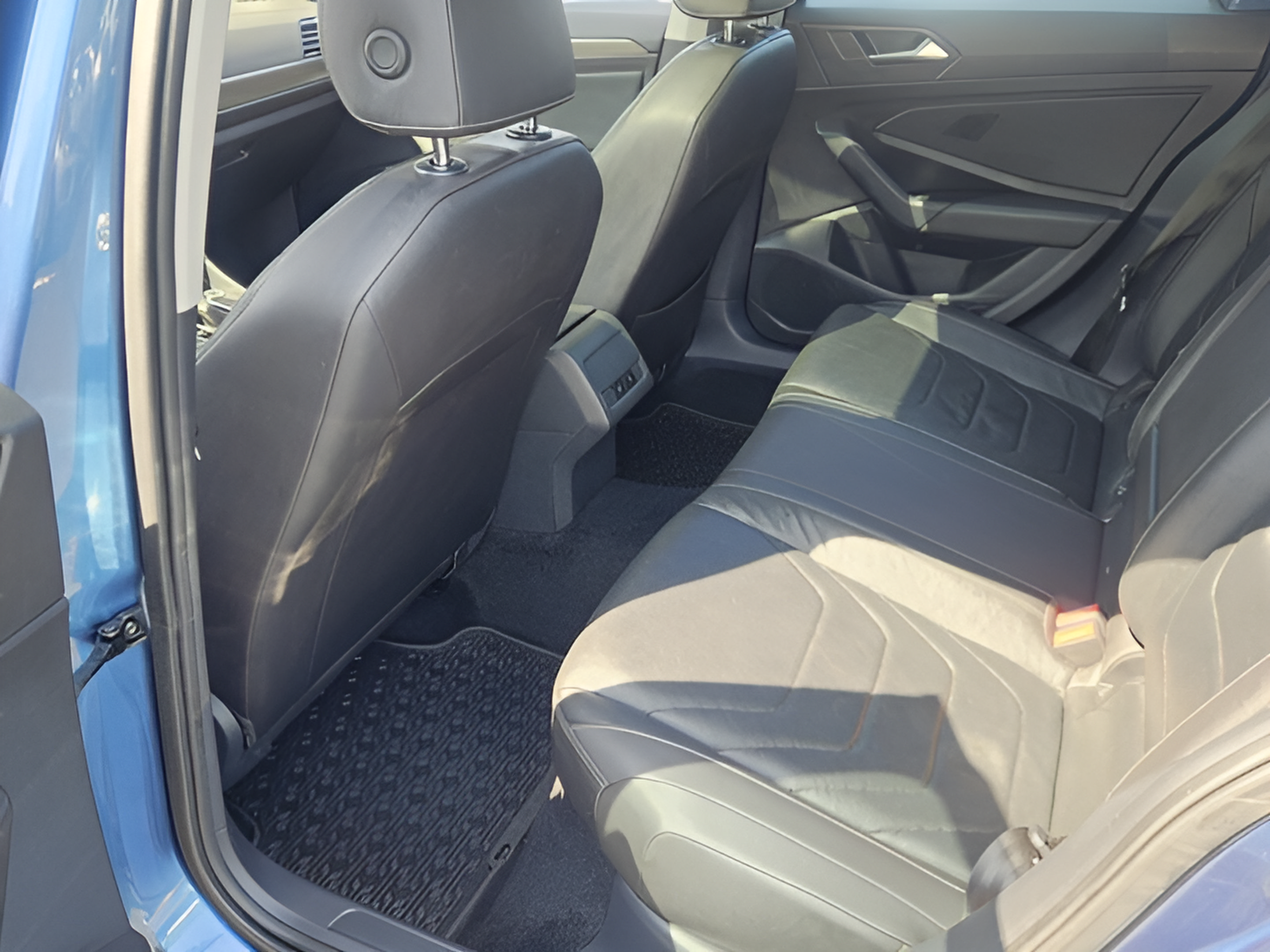 Used 2020 Volkswagen Jetta SEL Premium FWD image 9