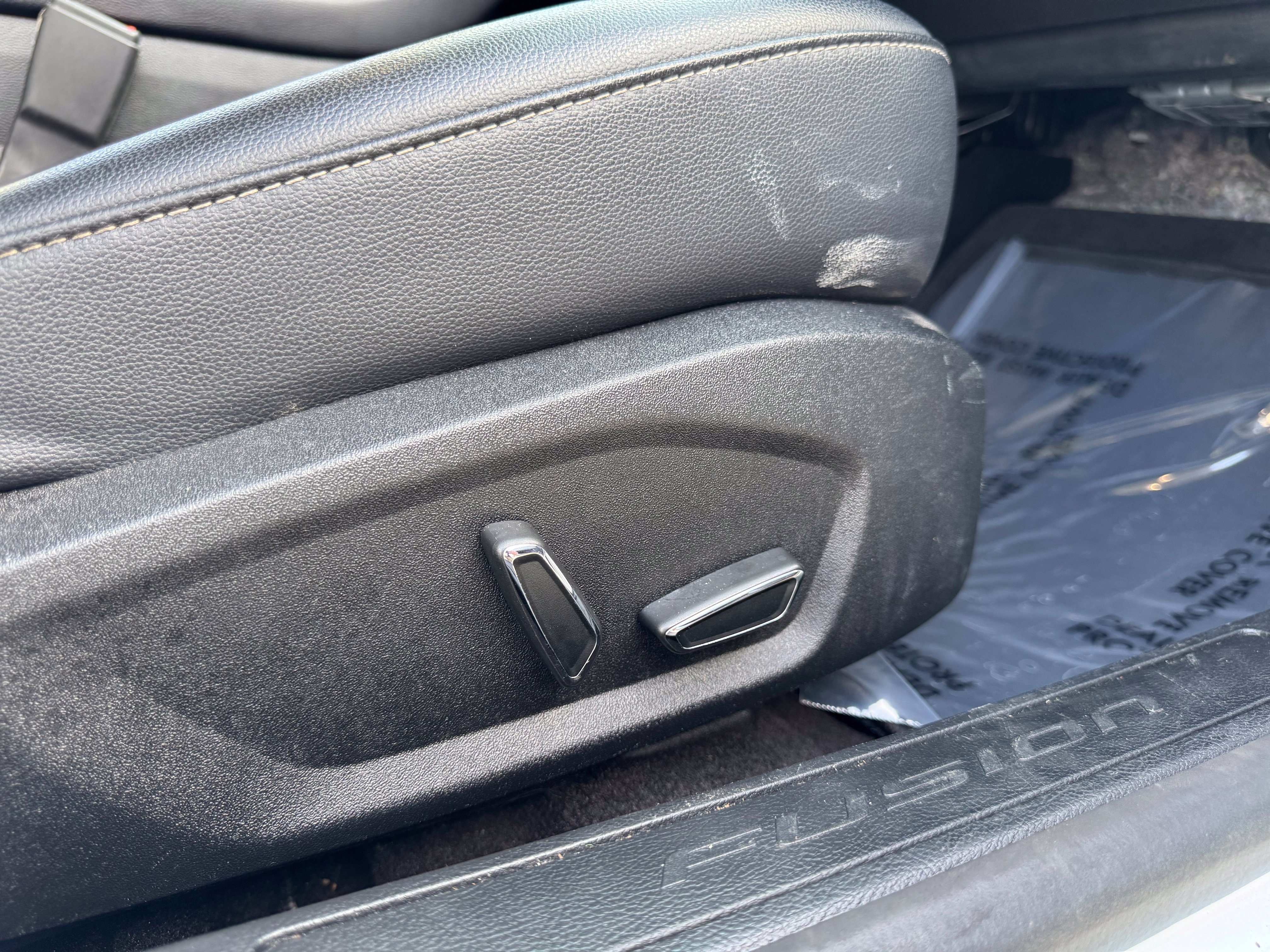 Used 2019 Ford Fusion SEL FWD image 40