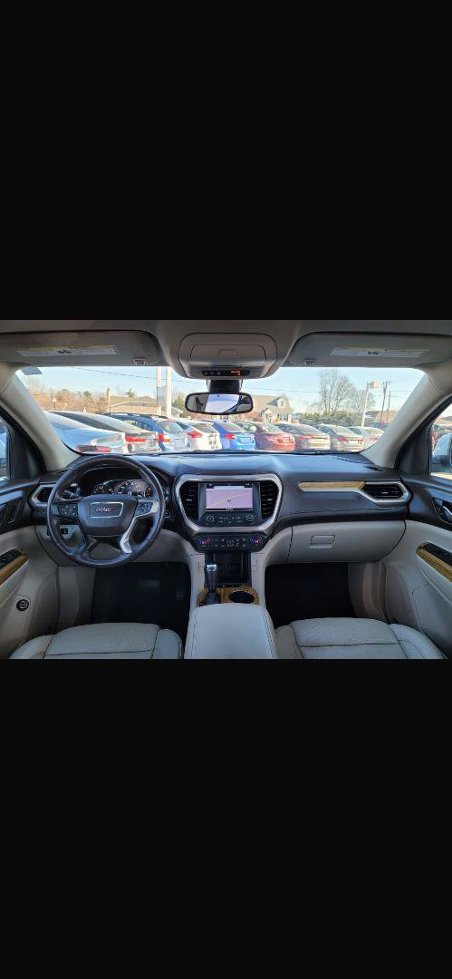 Used 2017 GMC Acadia Denali w/ Technology Package FWD image 29