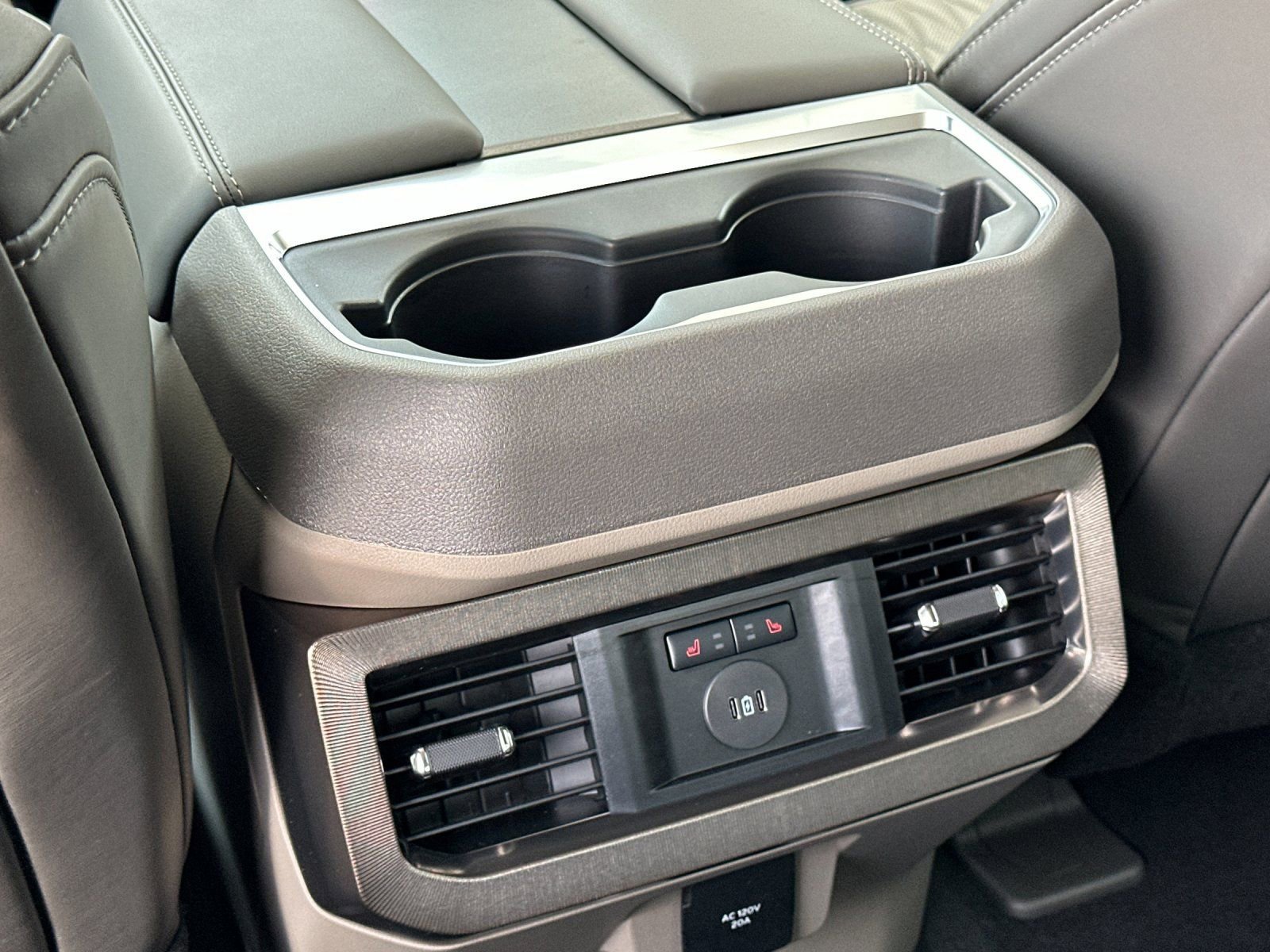 Used 2026 Ford F450 Platinum w/ Platinum Plus Package image 15