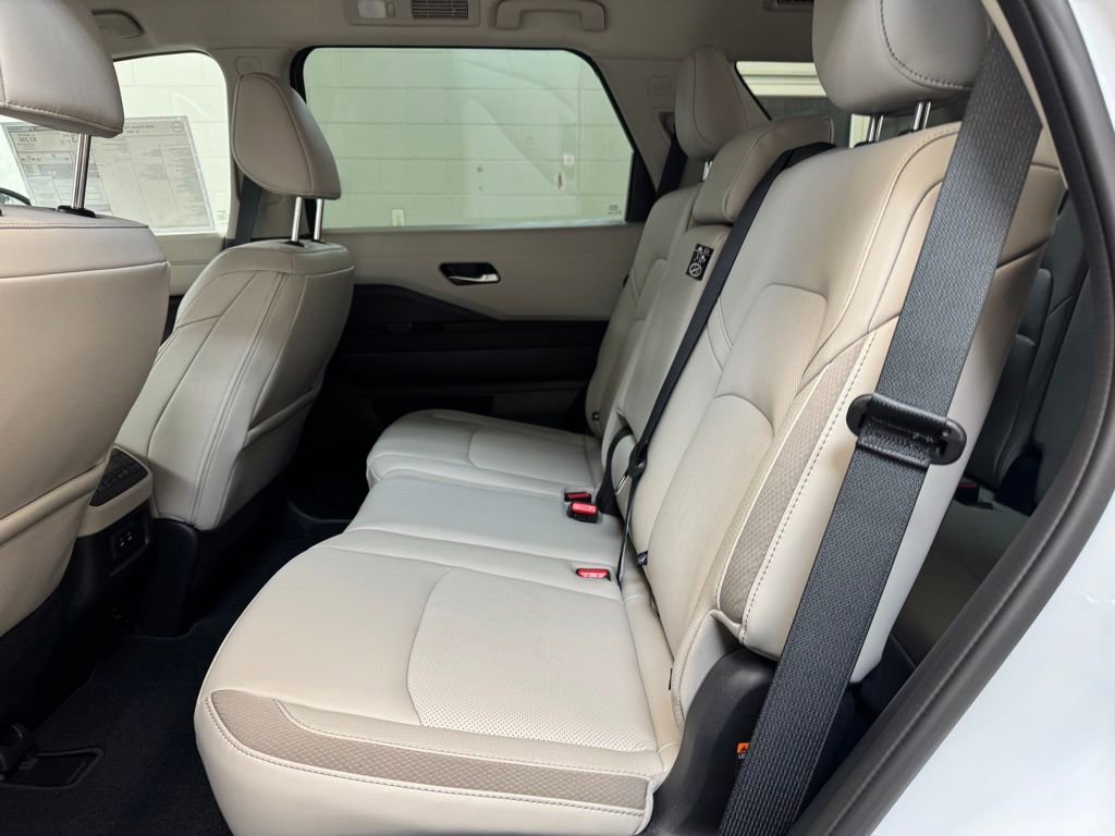 New 2026 Nissan Pathfinder SL image 15