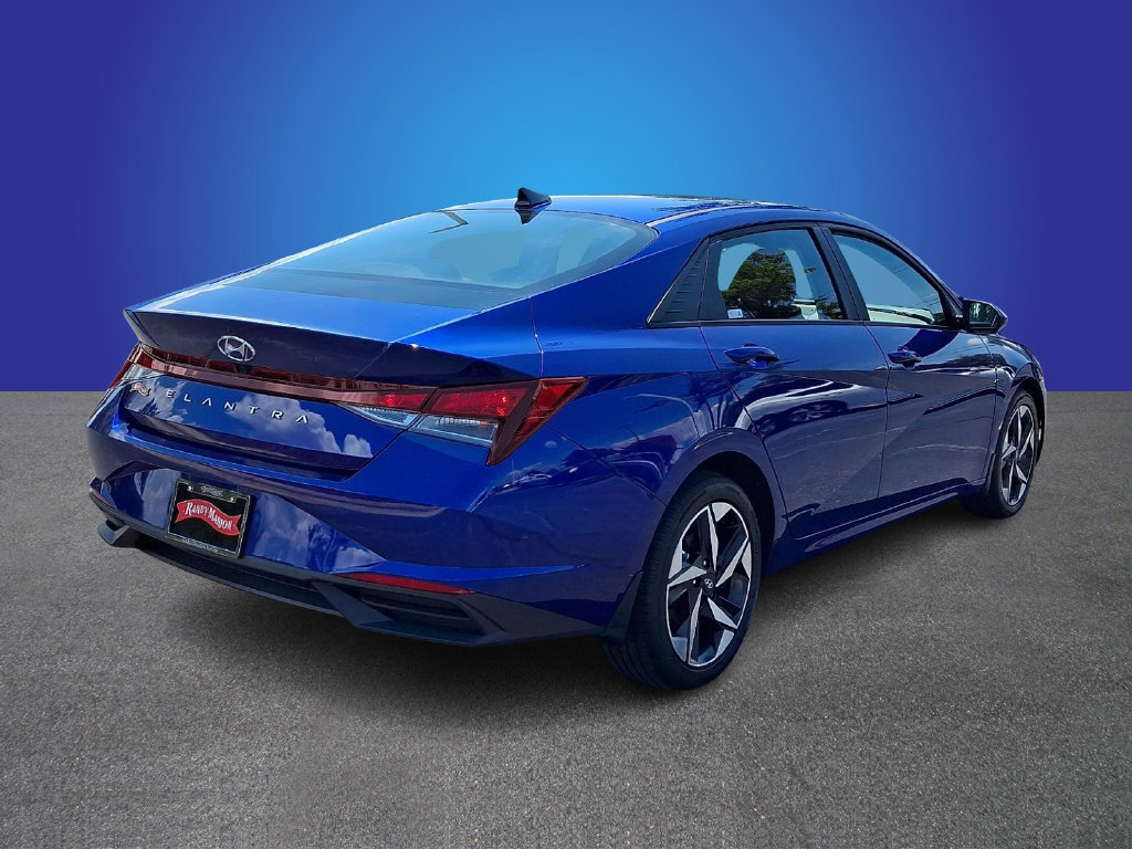 Used 2023 Hyundai Elantra SEL w/ Convenience Package FWD image 4