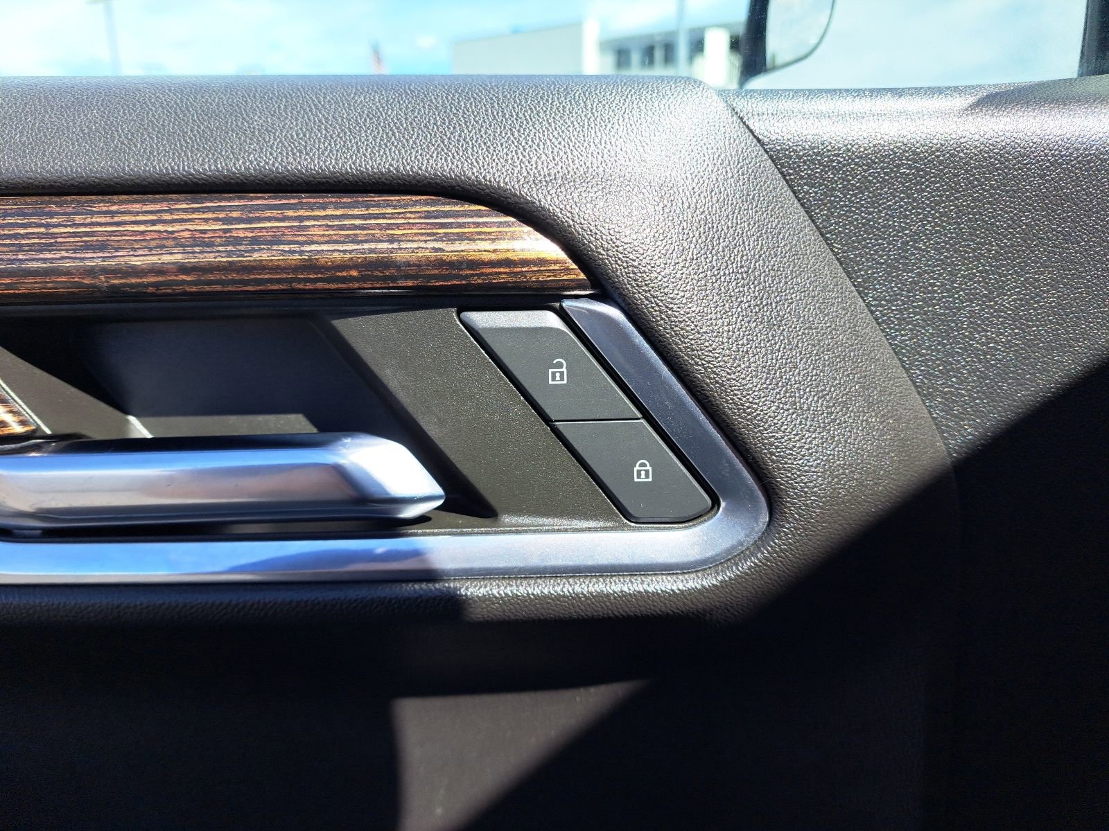 Used 2023 GMC Sierra 1500 SLE image 21