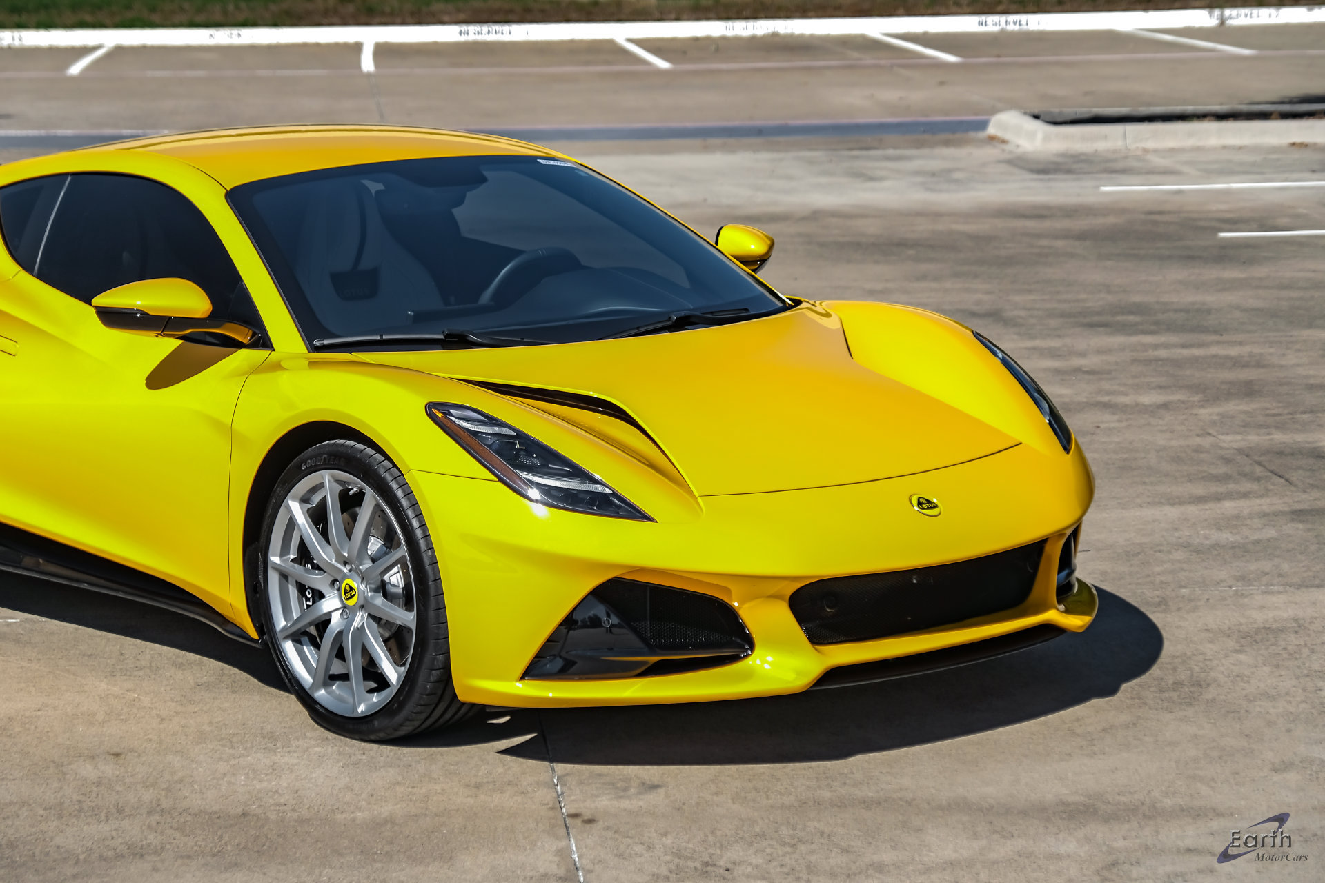 Used 2025 Lotus Emira RWD image 34