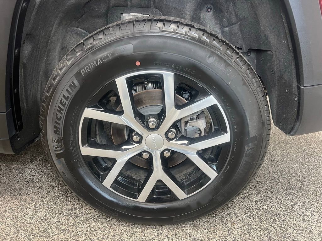 Used 2024 Jeep Grand Cherokee Limited image 22