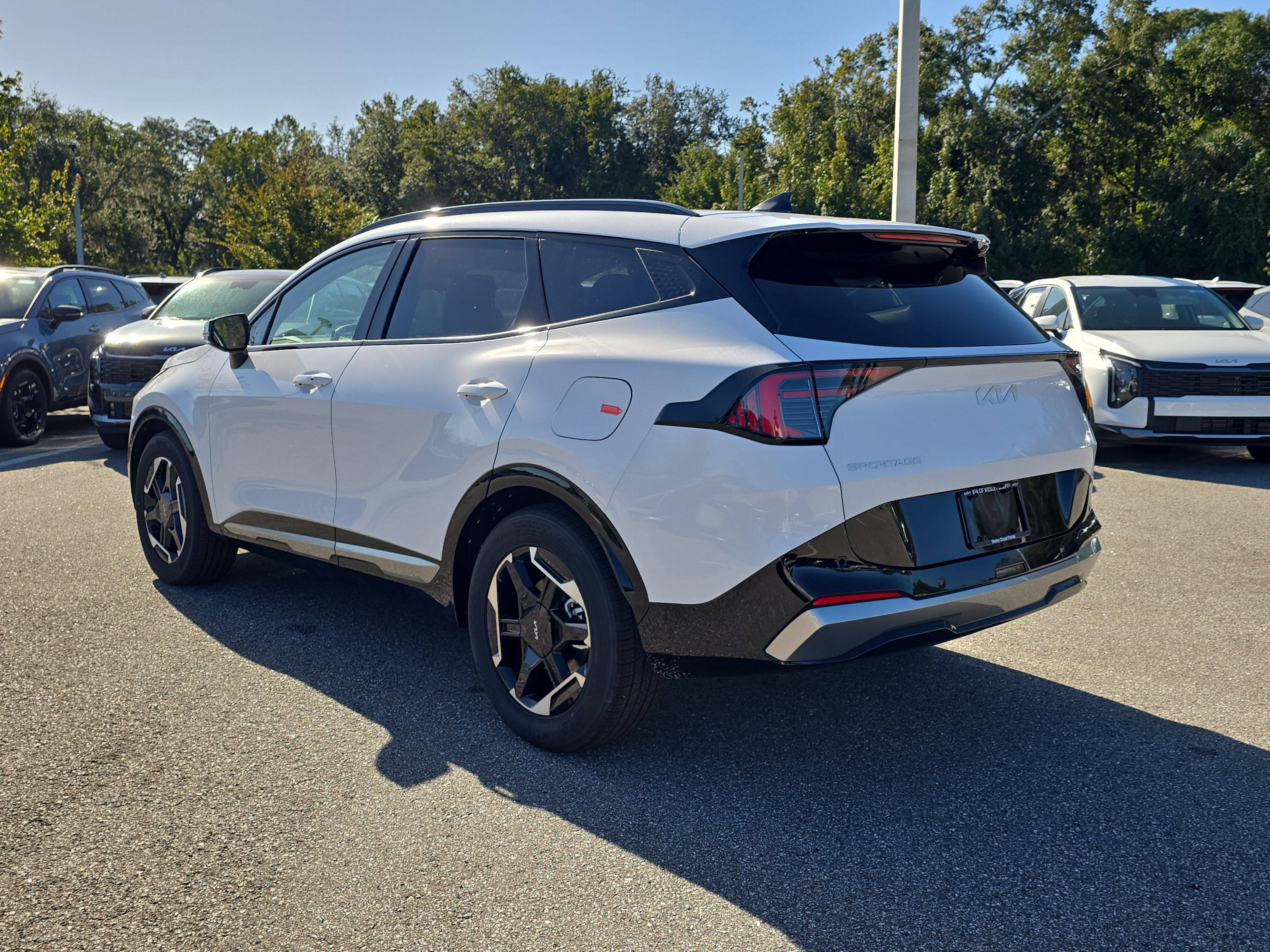 New 2027 Kia Sportage SX FWD image 6