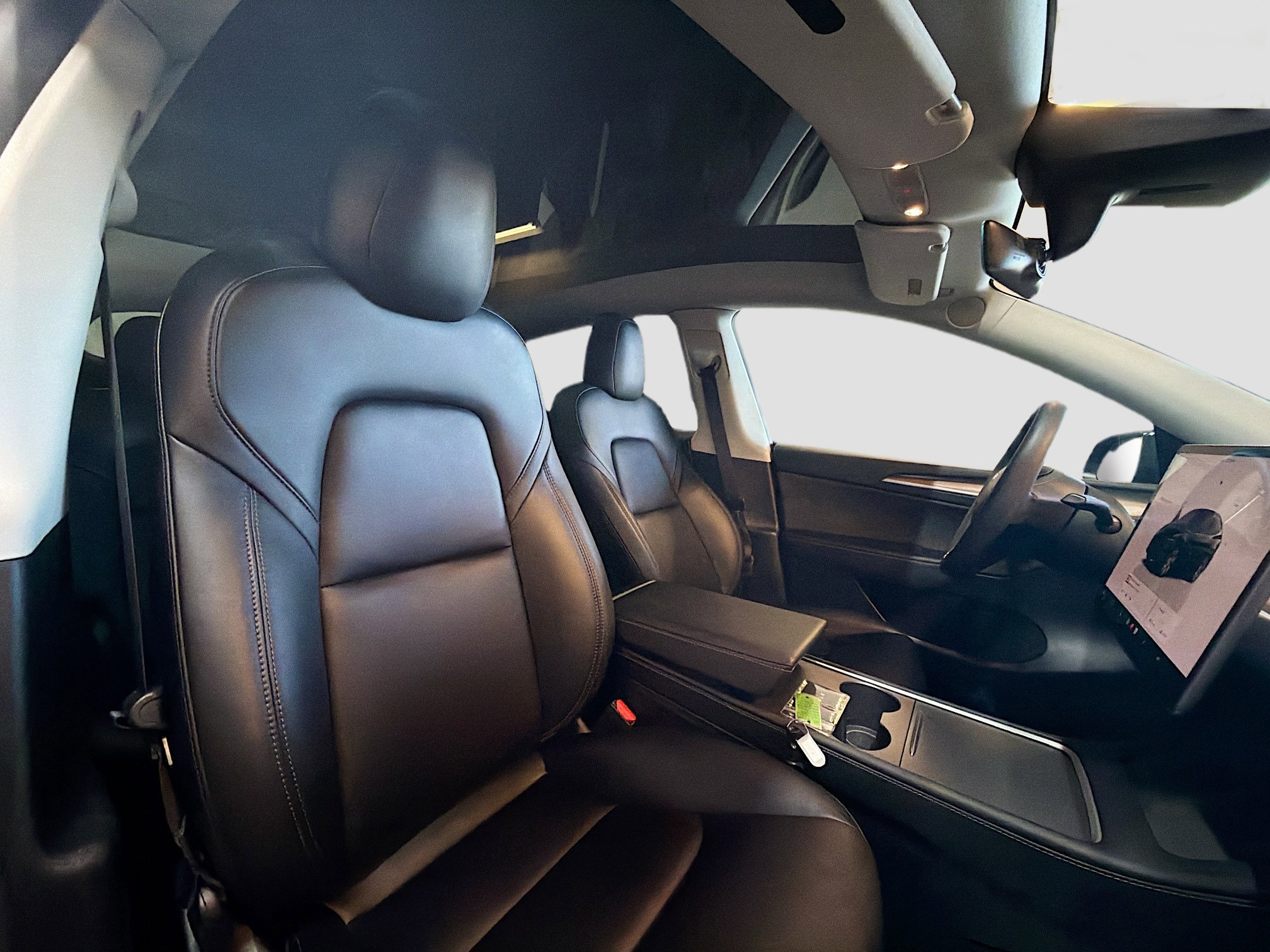 Used 2023 Tesla Model Y Long Range image 32